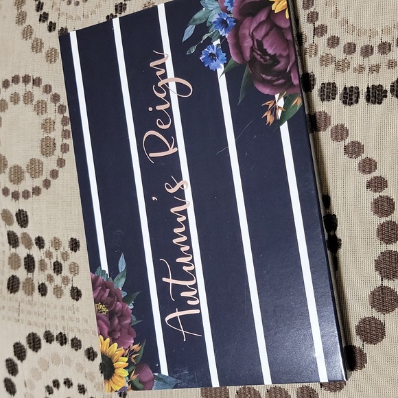 Sydney Grace Autumn's Reign Eyeshadow Palette - Picture 1 of 3